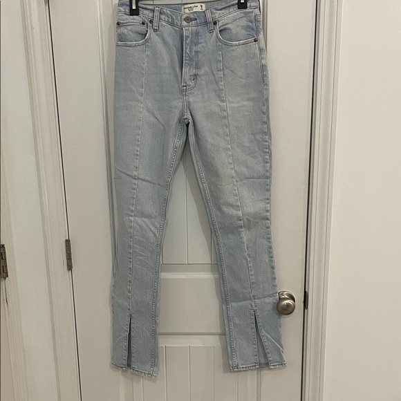 Abercrombie & Fitch Denim - Abercrombie and Fitch Light Blue skinny high rise size 28/6 Jeans